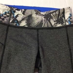 LULULEMON PACE CROP FLY BUTTERFLY 4 WEE STRIPE EUC